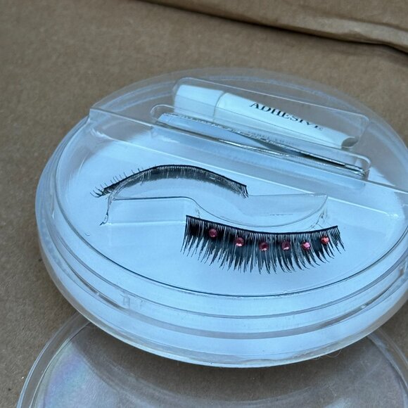 OSP Cosmetics Masquerade Pink Diamond Eye Lash Kit - Picture 6 of 10